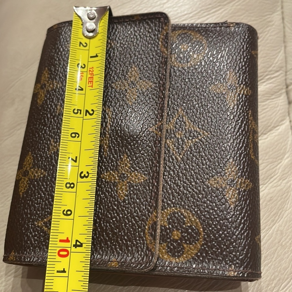 Louis Vuitton Elise Trifold Wallet - Picture 10 of 11